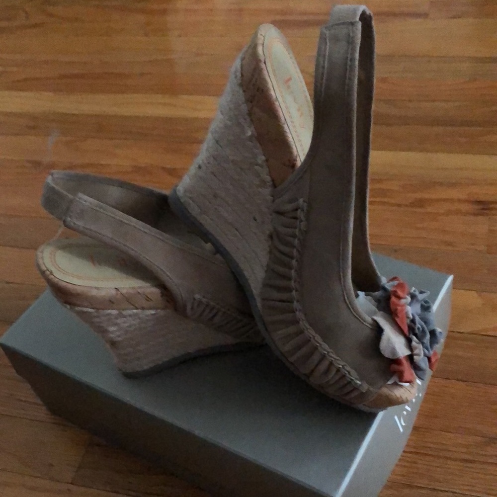 Women’s suede sling back wedges - Picture 2 of 6